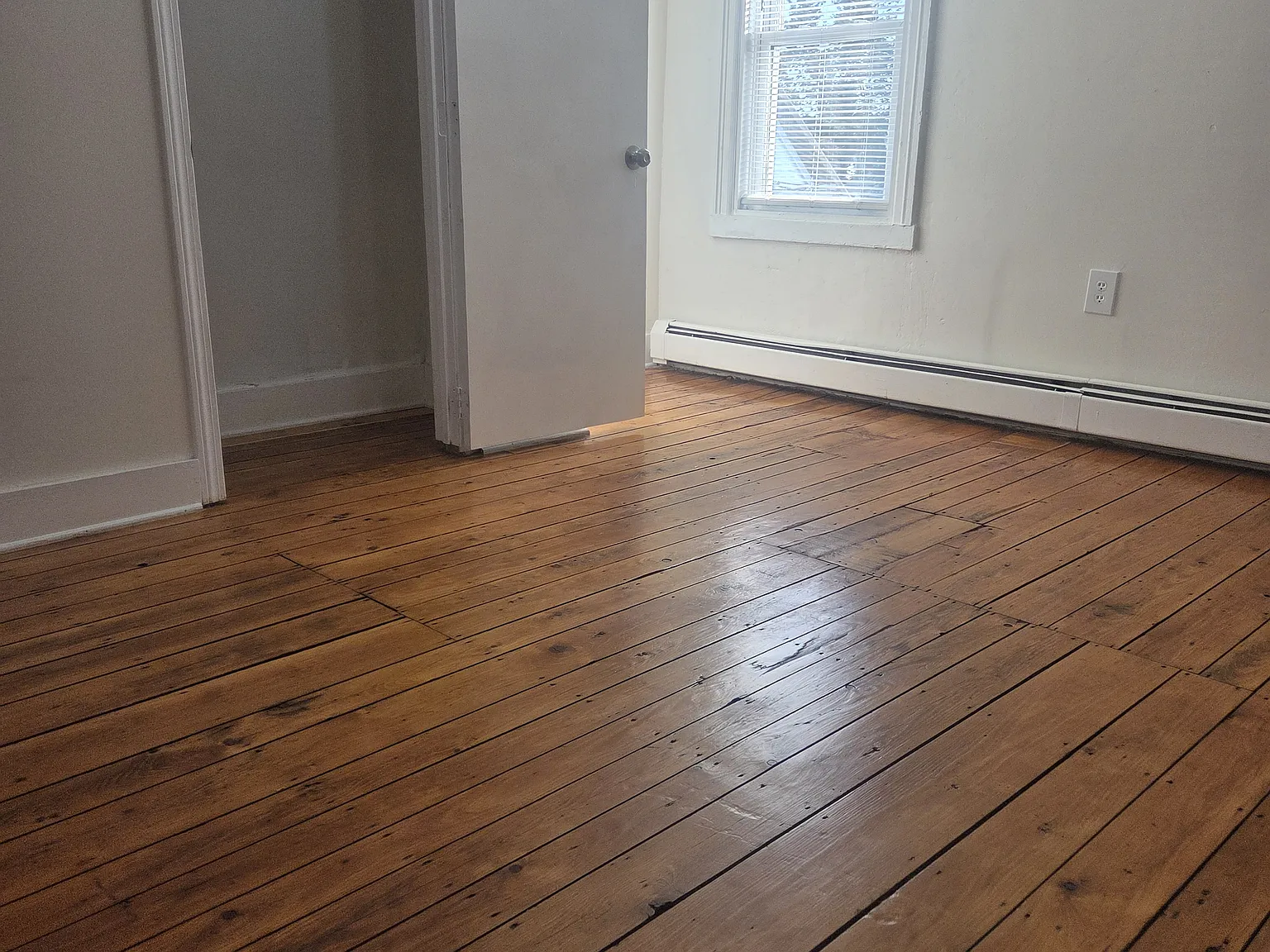 3 bed, 1500 sqft, $2,100 — Photo 3