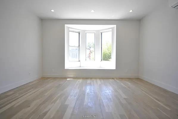 Rented by Town Residential | media 4