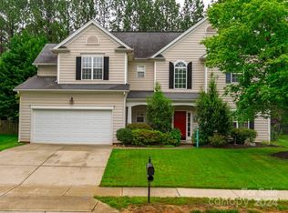 14220 Stewarts Bend Ln, Charlotte, NC 28277