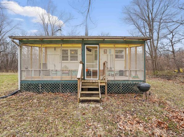 1435 Cedarview Dr, Muscatine, IA 52761