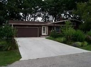 1800 Hazelwood Dr, Lindenhurst, IL