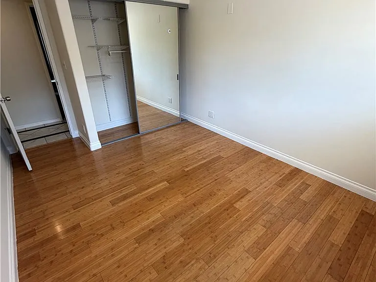 22346 Hartland St — Photo 22