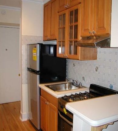 4th image of 108 E 81st St APT 1C