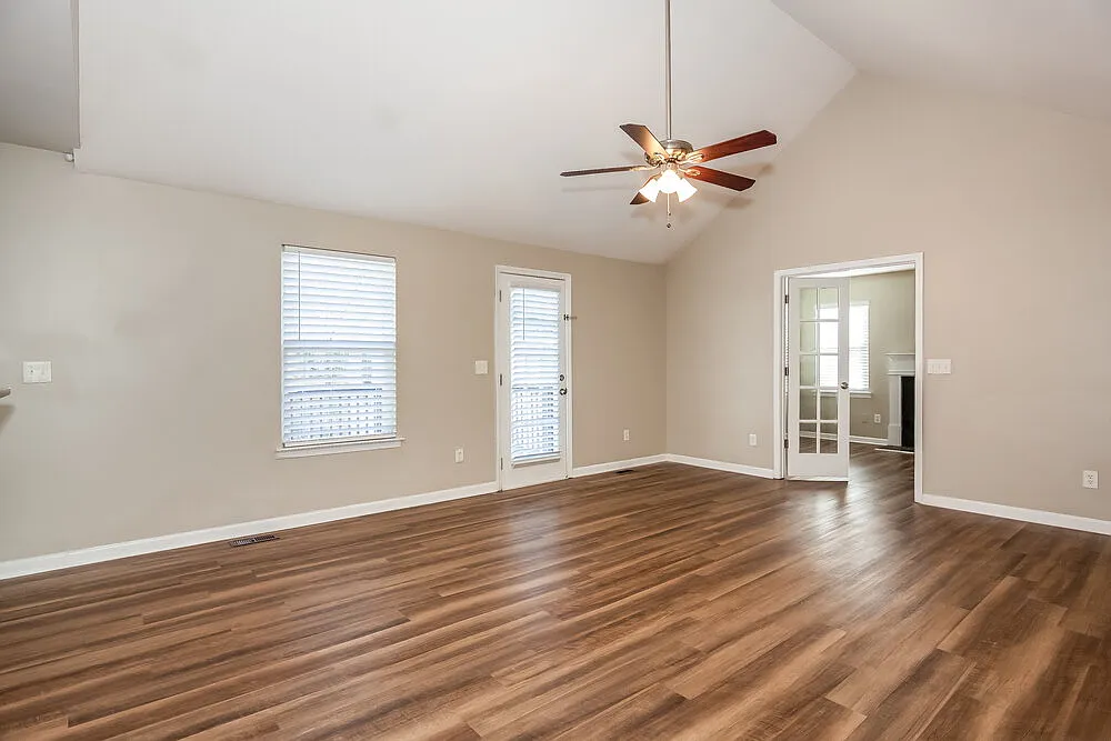 3 bed, 2.0 bath, 1229 sqft, $1,750 — Photo 4