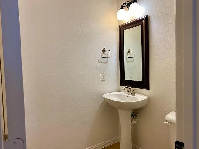 6497 Riviera Dr — Photo 12
