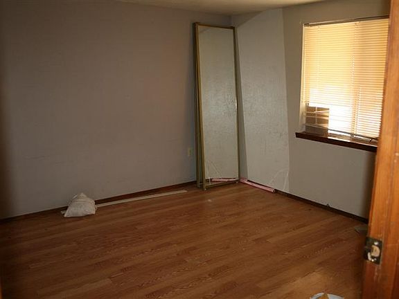 5th image of 2358 Elm St