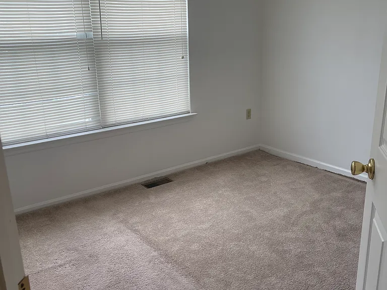 124 Richards Ln — Photo 13