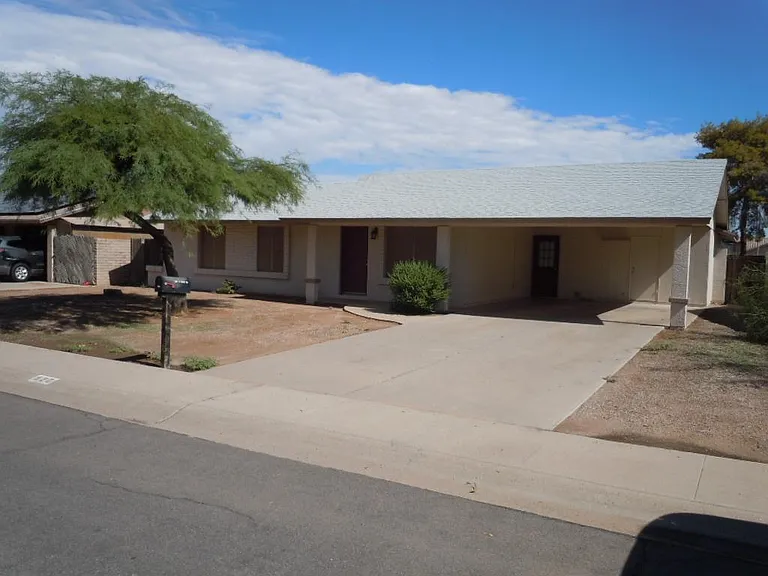 520 E Judi Dr — Photo 2