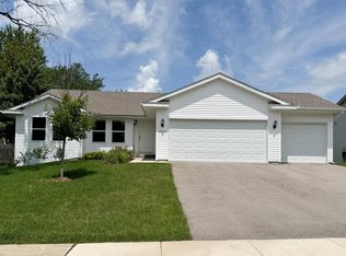 2918 E 6th St, Belvidere, IL 61008