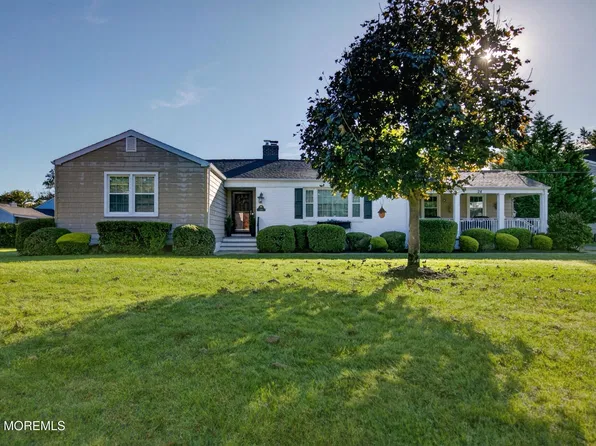 34 Queens Drive E, Little Silver, NJ 07739