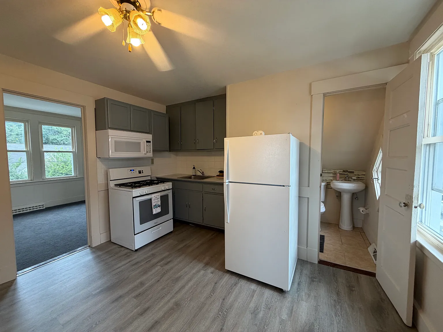 3 bed, $1,850 — Photo 4
