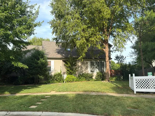 2508 Chapel Hill Rd APT A, Springfield, IL 62702