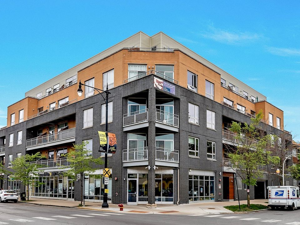 1st image of 3201 W Leland Ave APT 302