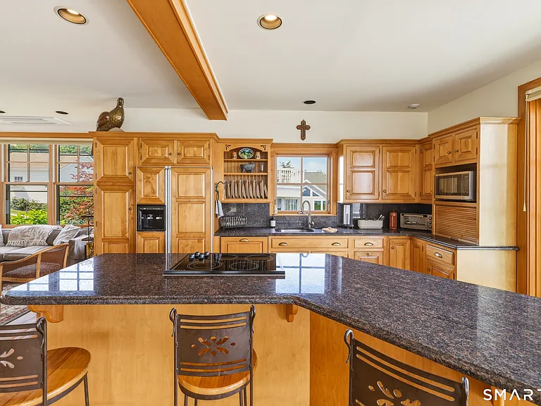 25 Spencer Ave — Photo 11