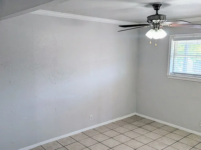 2505 Louise St #208 — Photo 9