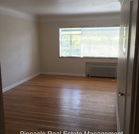 4th image of 195 Jackson St APT 06