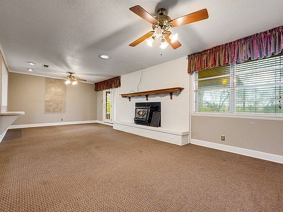 5th image of 4025 Old Bonham Rd