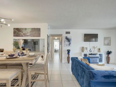 712 Sunny Pine Way #H2, Greenacres, FL, 33415