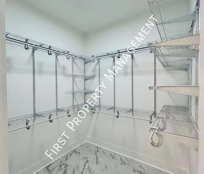 107 Douglas Dr — Photo 23