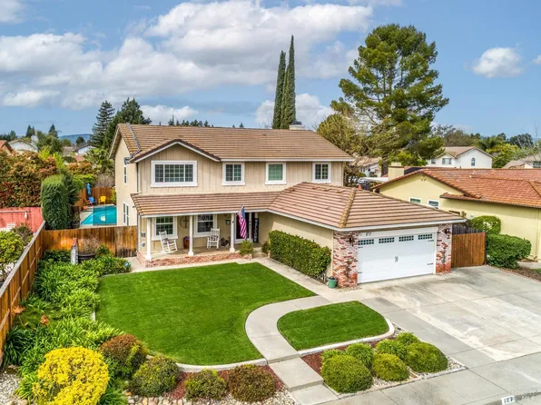 107 Gatehouse Court, Vacaville, CA 95687