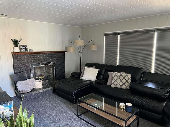 4th image of 20249 Sunnyside St