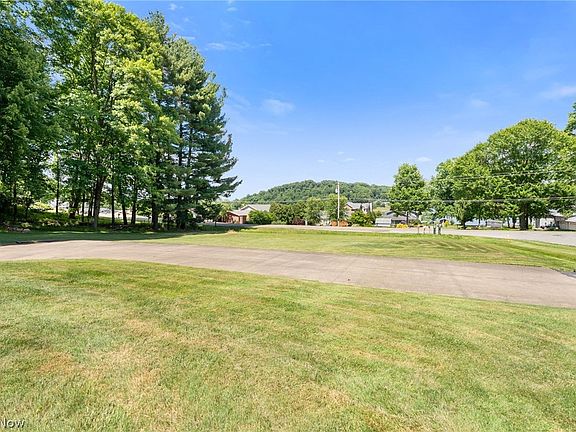 3rd image of 63 W Mohawk Dr