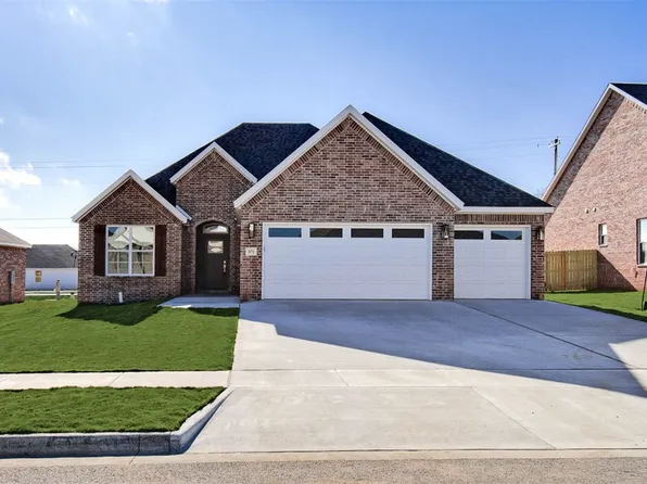 871 Pinnacle St, Prairie Grove, AR 72753