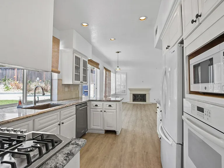 1801 Capetown Cir — Photo 9
