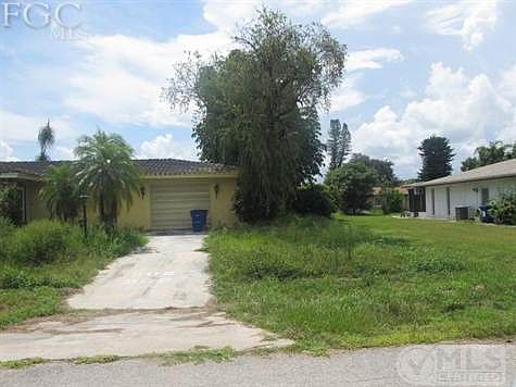4th image of 302 Dania St