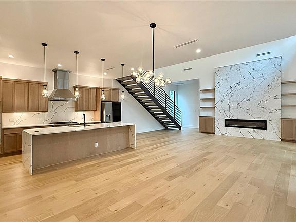 3rd image of 3 Rugby Ln