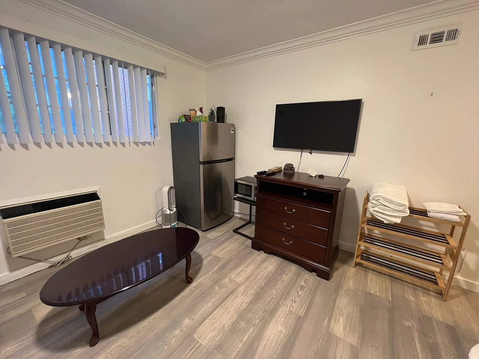 Studio, 410 sqft, $1,900 — Photo 3