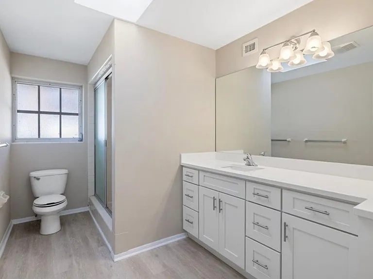 835 Royal Palm Pl — Photo 19