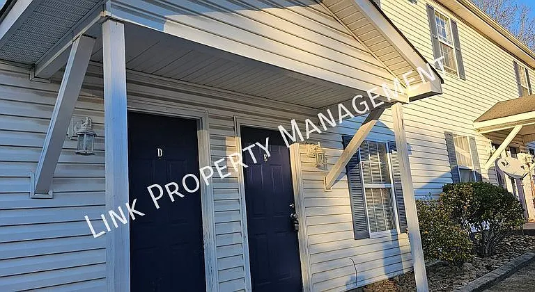 1106 Carline Rd #D — Photo 2