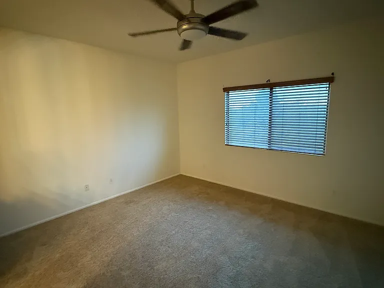 44640 W Yucca Ln — Photo 17