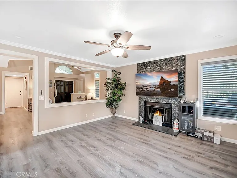 10 Valley Crest Rd — Photo 11