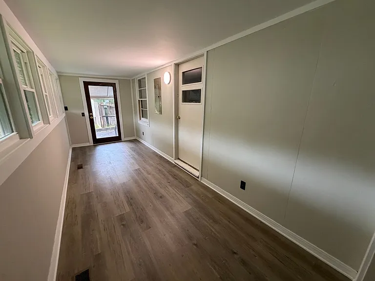 124 Holly St SE — Photo 13