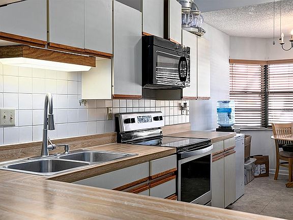 5th image of 225 Homewood Ave #225