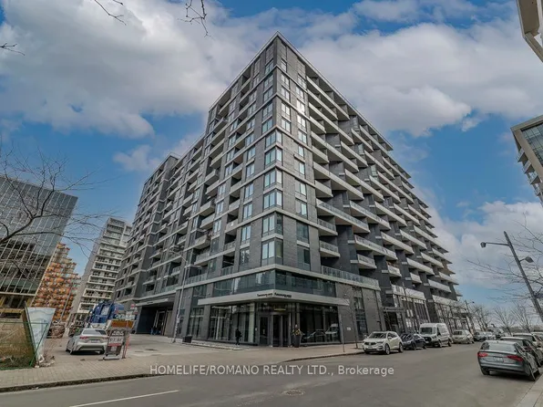 1 Edgewater Dr #823, Toronto, ON M5A 0L1