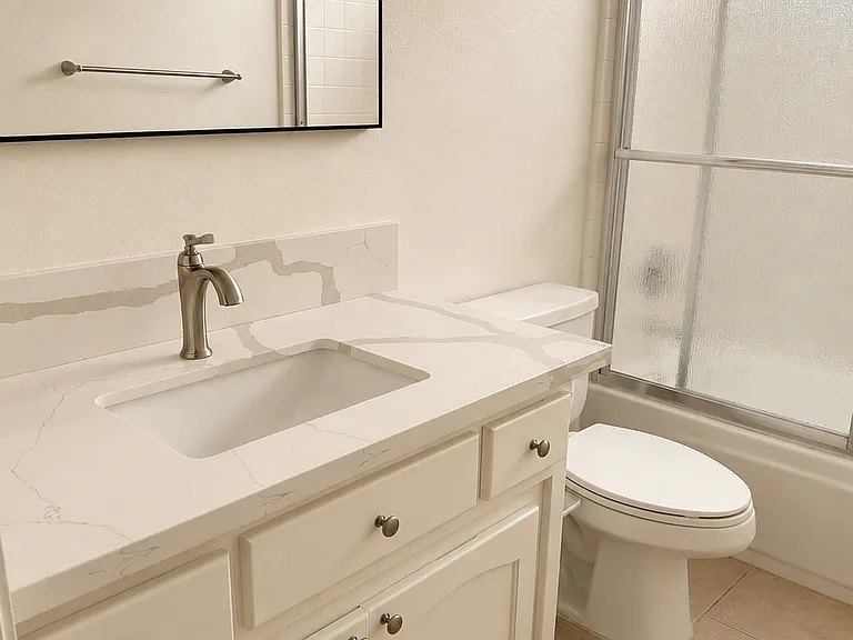 1085 E Pennsylvania Ave — Photo 10