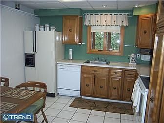 5th image of 1002 Mayflower Dr