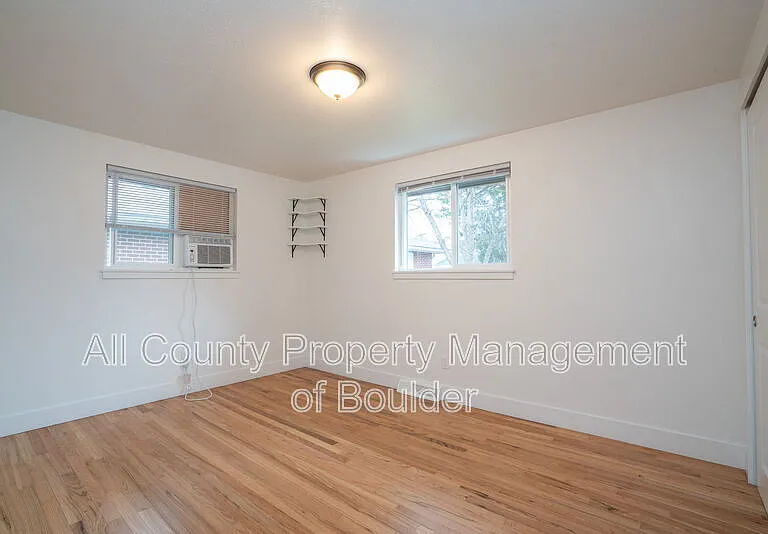 1117 Vivian St — Photo 15