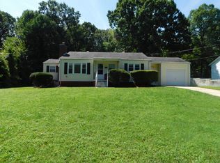 5010 Curtiswood Dr, Charlotte, NC 28213
