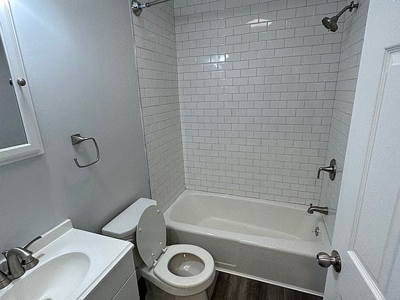 2nd image of 906 Erdner Ave APT 6