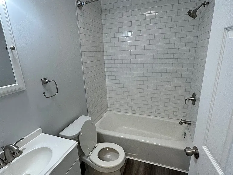 906 Erdner Ave #6 — Photo 2