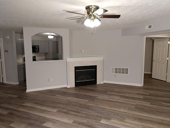2nd image of 400 Heritage Green Dr