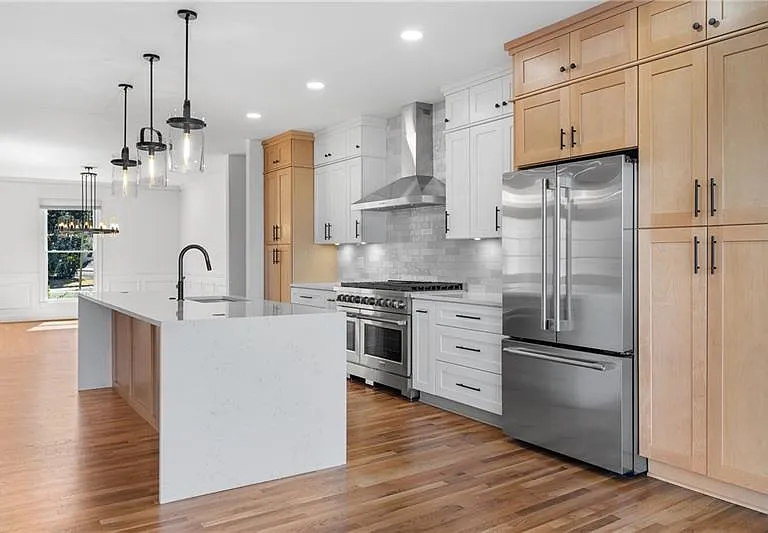 350 Kelson Dr — Photo 16