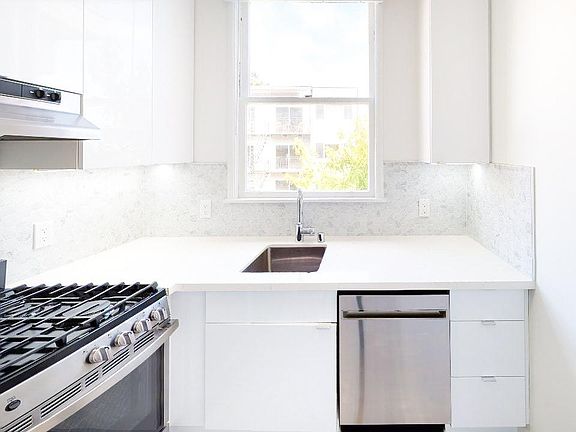 4th image of 700 Church St APT 310