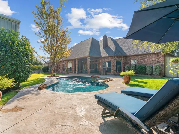 5200 Arbor Mill Dr, Fort Worth, TX 76135