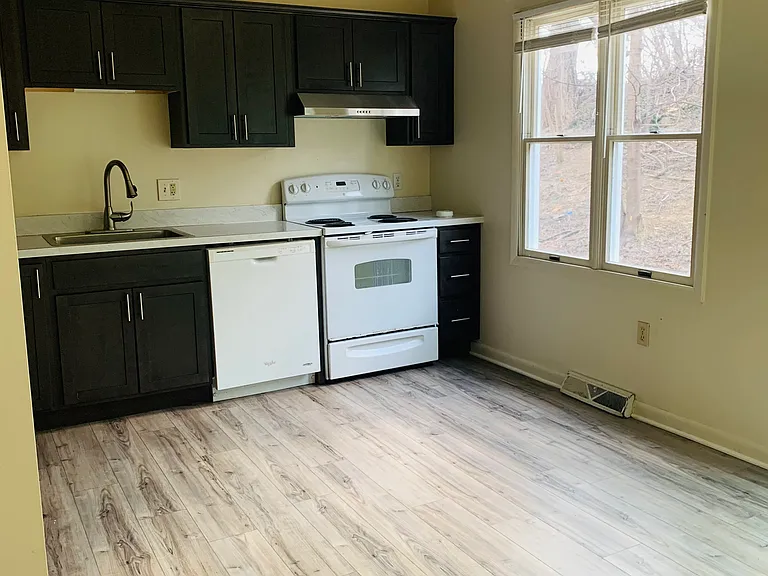 48 Queen Ave #48 — Photo 7