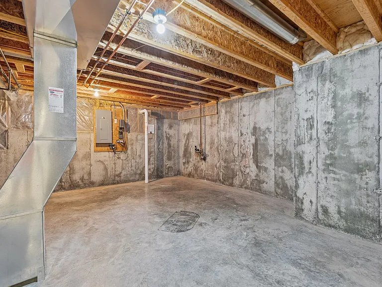 2419 Destiny Ct E — Photo 21